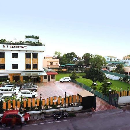 Hotel Mj Residency Dehradun Exterior foto